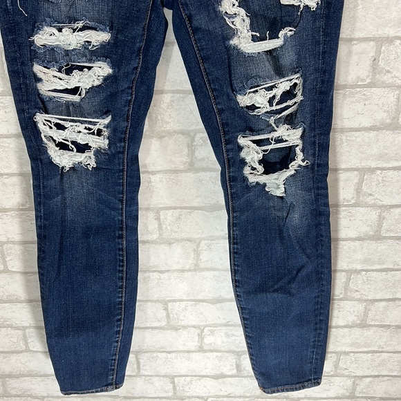 American eagle distressed hi-rise jegging a size 4 short - Picture 4 of 11